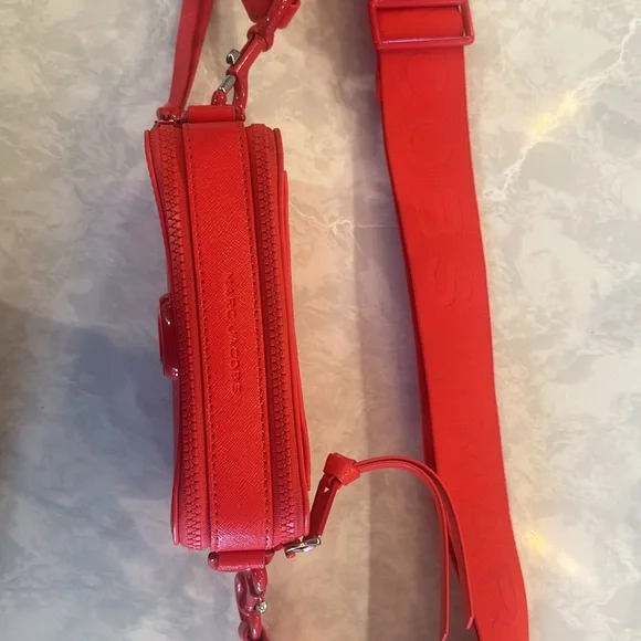 Marc Jacobs snapshot bag. - Picture 3 of 4